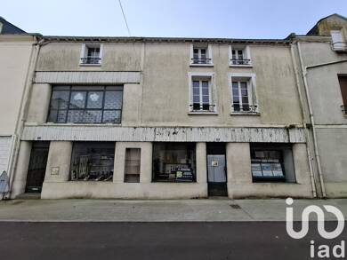 Maison de ville à vendre 179 000 € 10 pièces 9 chambres 256 m² 690 m² de terrain Paimboeuf 44560
