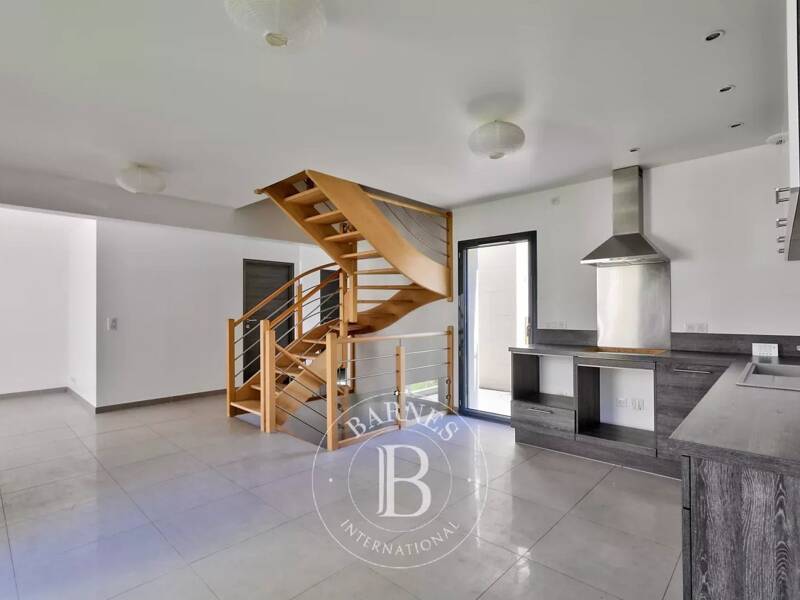 Maison à louer, 139m², PUTEAUX