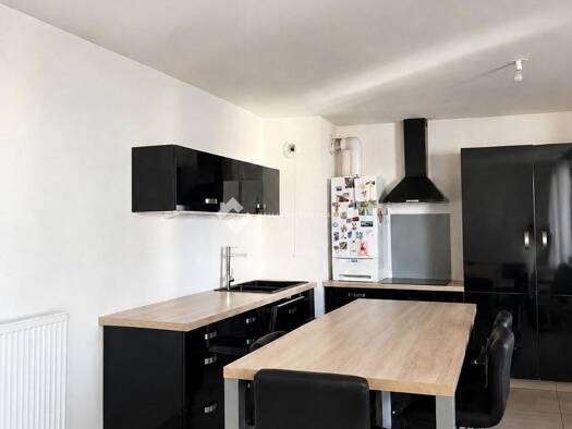 Appartement à vendre 459 000 € 4 pièces 3 chambres 98 m² Étage 3/4 Gex 01170
