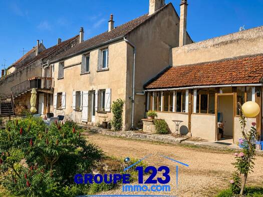 Maison à vendre 89 900 € 9 pièces 5 chambres 180 m² 1 000 m² de terrain Est Clamecy 58500