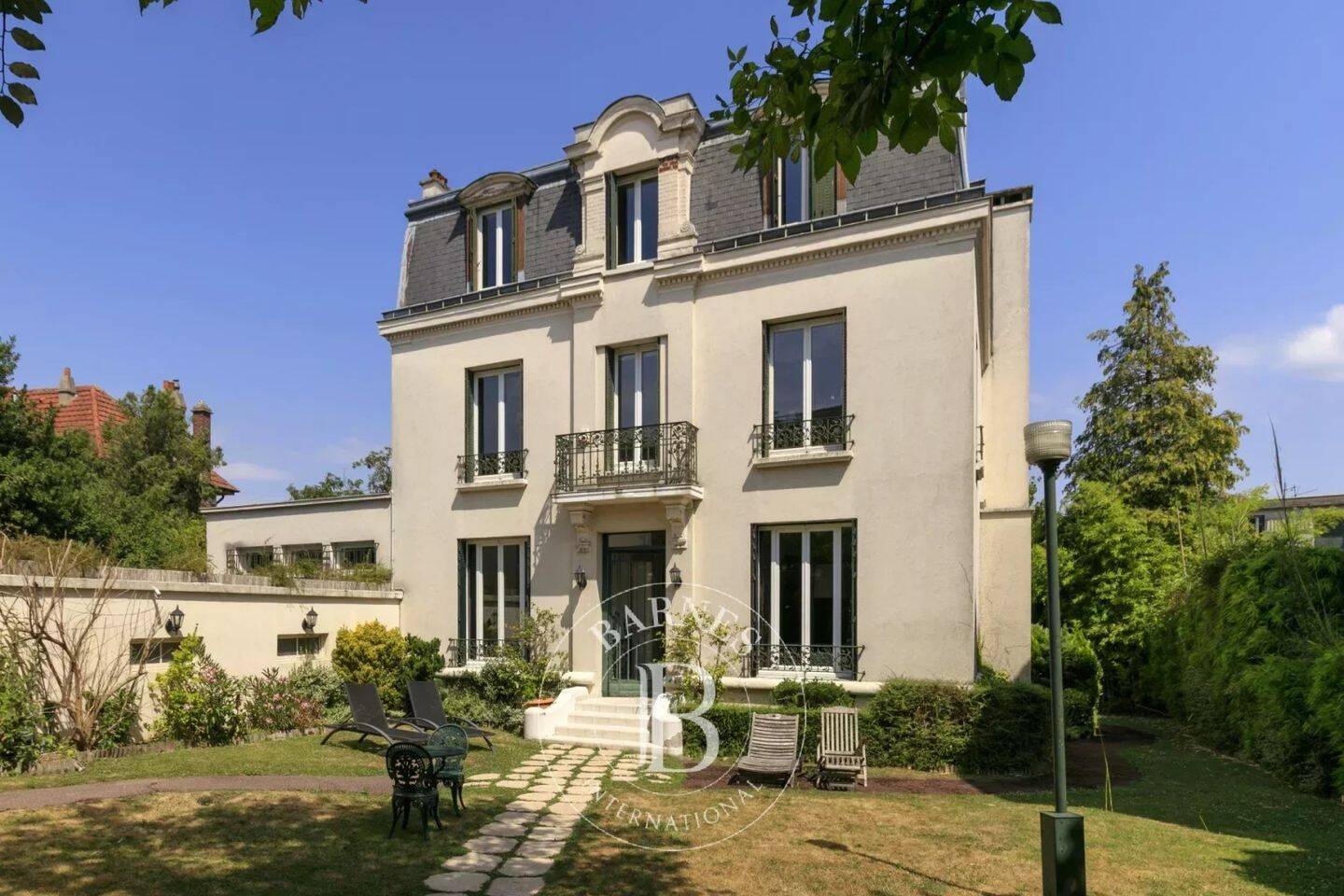 Maison à vendre, 370m², SURESNES