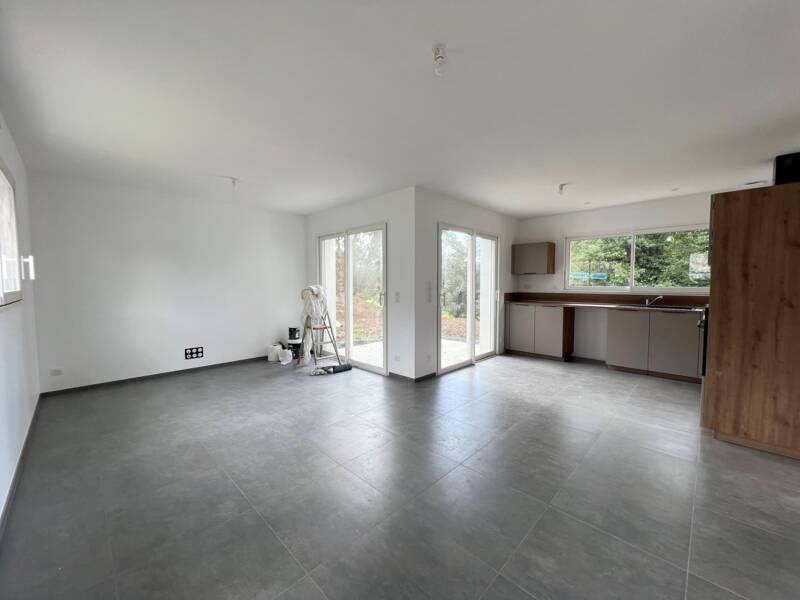 Maison à louer, 75m², BEAULIEU SOUS LA ROCHE