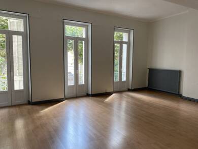 Appartement à louer 746 € 4 pièces 3 chambres 122 m² Étage 1/2 Castelnaudary 11400