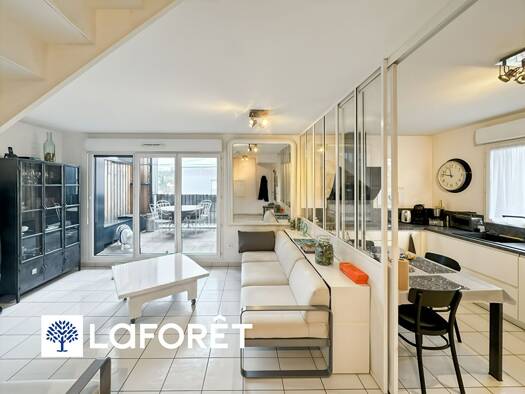 Appartement à vendre 261 500 € 4 pièces 3 chambres 74,25 m² 3ème étage Mairie-Gare Ris-Orangis 91130