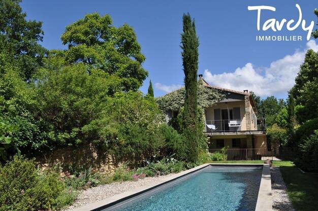 Maison à vendre 660 000 € 7 pièces 4 chambres 151 m² 2 000 m² de terrain Ansouis 84240