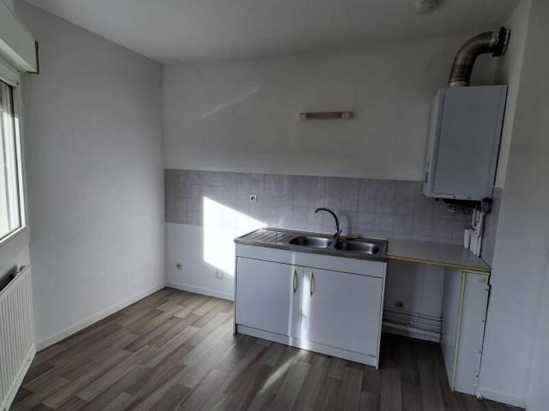 Maison à louer, 50m², UNIEUX