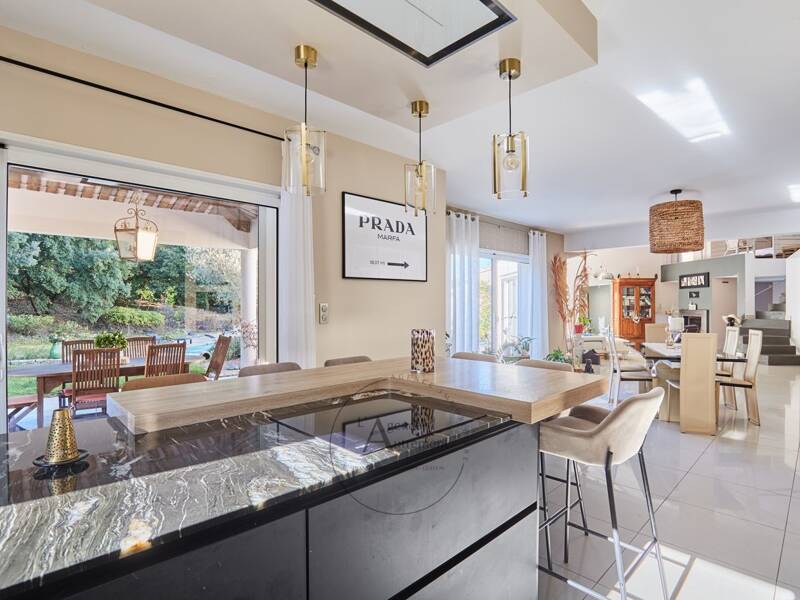 Maison à vendre, 220m², SIMIANE COLLONGUE