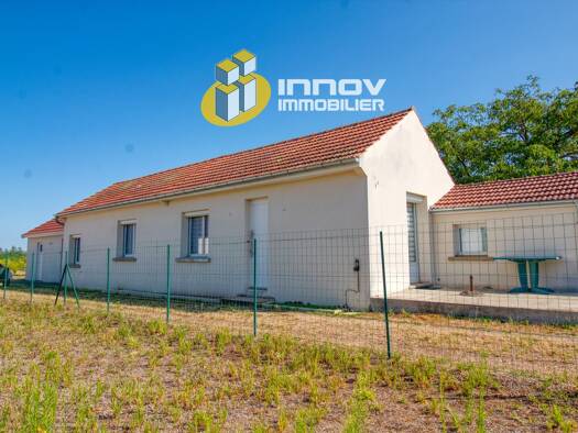 Maison de plain-pied à vendre 234 000 € 5 pièces 3 chambres 114 m² 885 m² de terrain Nord Saint-Marcel 71380