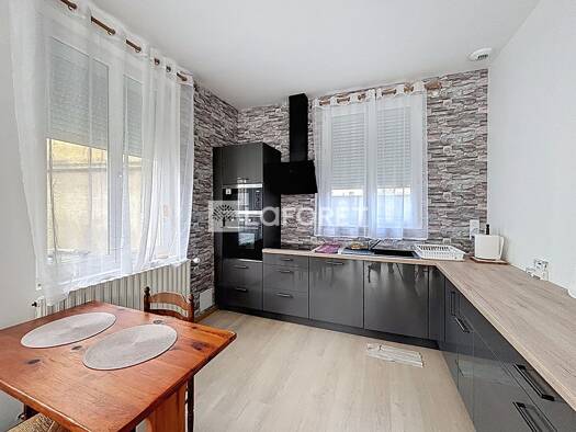 Maison à vendre 218 326 € 5 pièces 3 chambres 128 m² 140 m² de terrain La Planchette Flers 61100