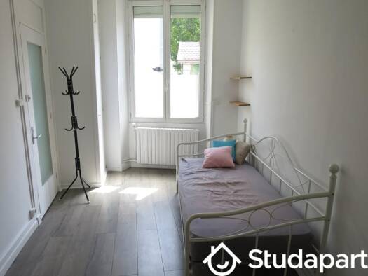 Colocation à louer 340 € 1 pièce 3 chambres 11 m² RDC Berriat-Ampere Grenoble 38000