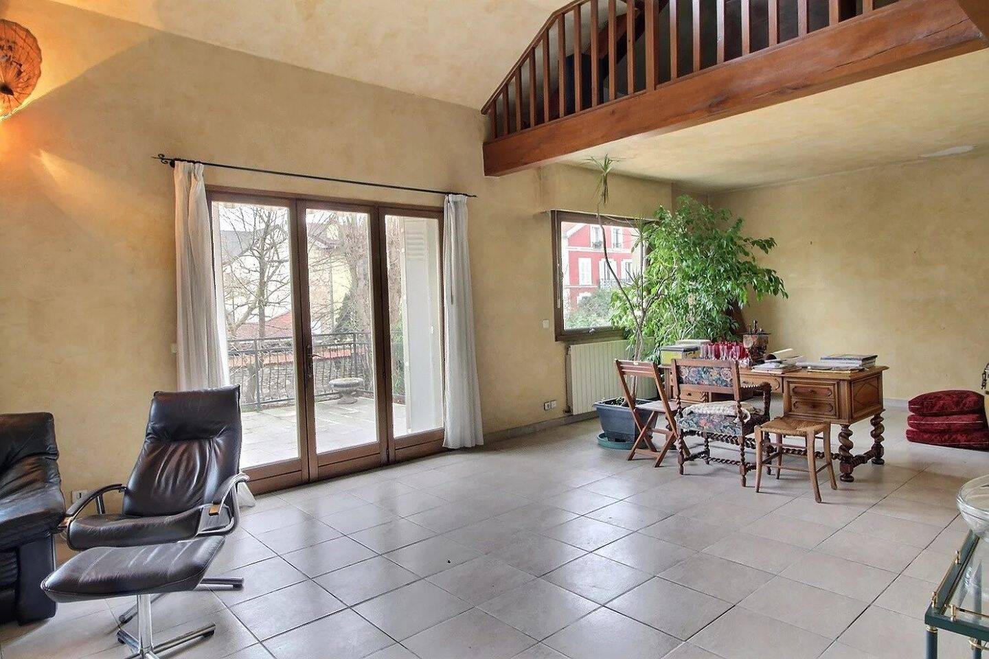 Maison à vendre, 250m², SAINT MAUR DES FOSSES