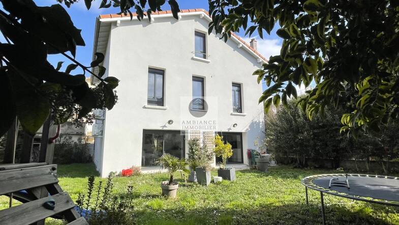 Maison à vendre 435 000 € 7 pièces 4 chambres 188 m² 492 m² de terrain Valence 26000