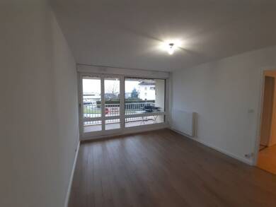 Appartement à louer 1 025 € 2 pièces 1 chambre 47,7 m² 1 étages Ornex 01210