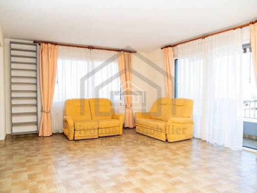 Appartement à vendre 545 000 € 4 pièces 3 chambres 104 m² Étage 2/3 Sud Ouest Divonne-les-Bains 01220