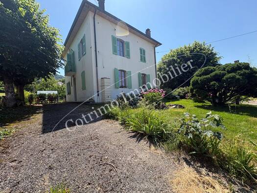 Maison à vendre 394 000 € 4 pièces 3 chambres 139 m² 1 235 m² de terrain Saint-Béron 73520