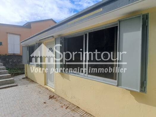 Appartement à louer 800 € 3 pièces 2 chambres 62,5 m² RDC Saint-Claude 97120