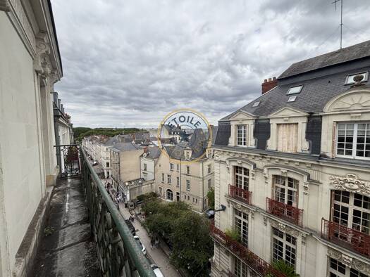 Immeuble à vendre 1 450 000 € 375 m² Centre Angers 49100