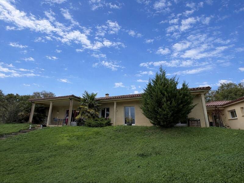 Maison à vendre, 157m², LISSAC ET MOURET