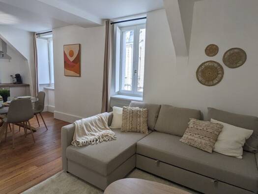 Appartement à louer 480 € 1 pièce 32 m² RDC/2 Bourges 18000