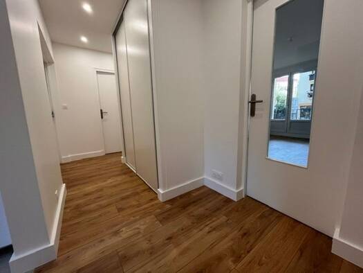 Appartement à louer 2 000 € 3 pièces 2 chambres 74,46 m² RDC Espaces Jeunes Issy-les-Moulineaux 92130