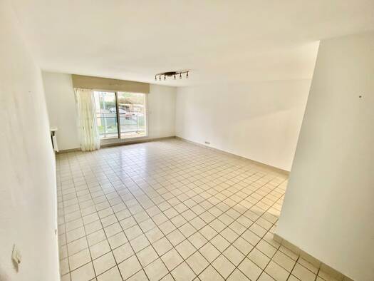 Appartement à louer 785 € 3 pièces 2 chambres 63 m² Étage 1/4 Nantes Erdre Nantes 44300