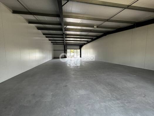 Local commercial à louer 2 000 € 198 m² de surface de vente Belz 56550