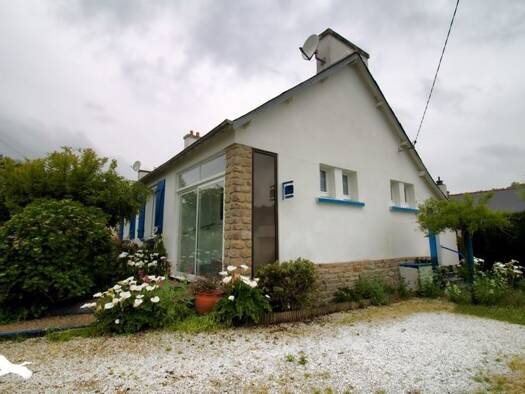 Maison de plain-pied à vendre 232 000 € 3 pièces 2 chambres 68 m² 343 m² de terrain Pont-Aven 29930