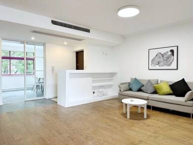 Appartement à louer 1 350 € 2 pièces 1 chambre 83 m² 3ème étage Centre Gex 01170