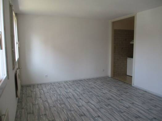 Appartement à louer 429 € 1 pièce 28,4 m² Étage 1/5 Plumont-Val Fleuri Dole 39100