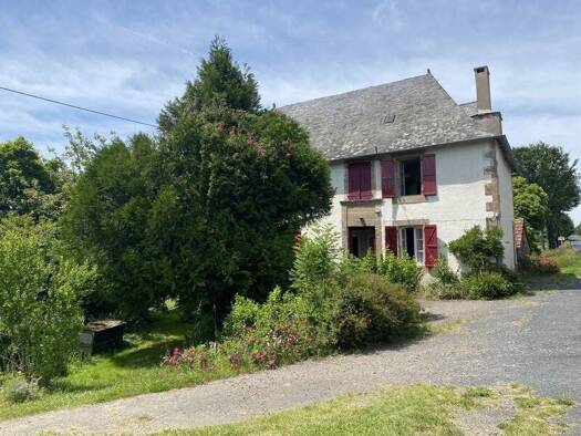 Maison à vendre 119 460 € 5 pièces 3 chambres 142 m² 4 537 m² de terrain Lostanges 19500