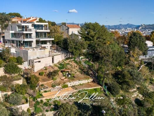 Maison à vendre - Neuf 1 895 000 € 5 pièces 4 chambres 250 m² 700 m² de terrain Périer Marseille 8ème 13008