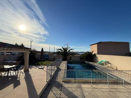 Villa à vendre 595 000 € 5 pièces 4 chambres 185 m² 660 m² de terrain Vitrolles 13127