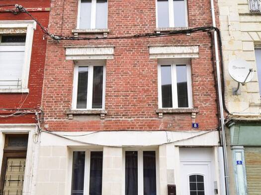 Immeuble à vendre 137 800 € 98 m² La Fère 02800