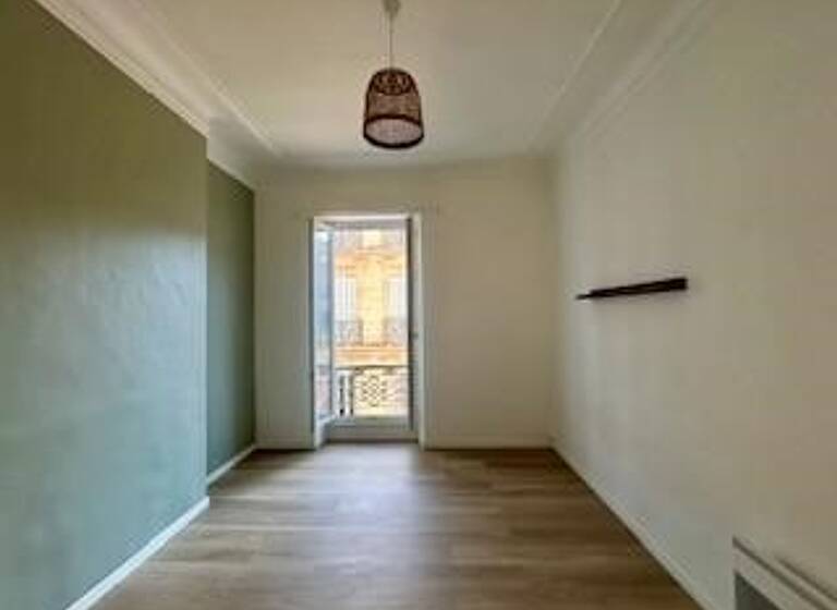 Appartement à louer 904 € 3 pièces 2<br/>chambres 54,8 m²<br/>superficie 3/4<br/>étage Le Camas Marseille 5ème 13005