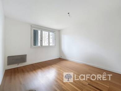 Appartement à louer 850 € 3 pièces 2 chambres 52 m² RDC Venissieux 69200