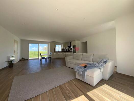 Maison de plain-pied à vendre - Neuf 284 210 € 5 pièces 3 chambres 133 m² 1 577 m² de terrain Gimeux 16130