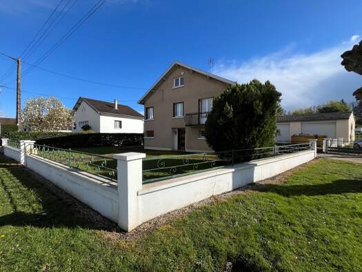 Villa à vendre 222 000 € 6 pièces 3 chambres 100 m² 912 m² de terrain Louhans 71500