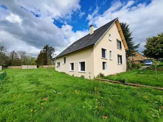 Maison à vendre 189 000 € 7 pièces 5 chambres 140 m² 2 867 m² de terrain Saint-Maurice-les-Charencey 61190
