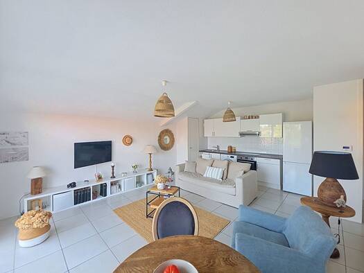 Appartement à vendre 222 600 € 2 pièces 1 chambre 47 m² Étage 3/3 Saint-Pierre-d'Irube 64990