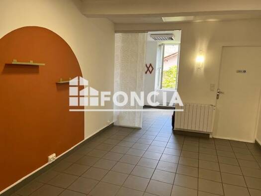 Local commercial à louer 435 € 30 m² de surface de vente Centre Ville Nord Voiron 38500