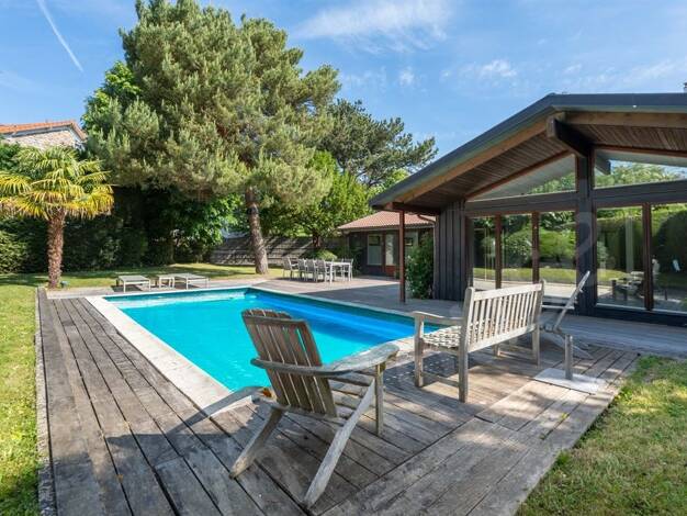 Maison à vendre - Neuf 1 690 000 € 9 pièces 4 chambres 200 m² 1 317 m² de terrain Vaucresson 92420