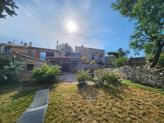 Maison à vendre 450 000 € 8 pièces 5 chambres 165 m² 1 710 m² de terrain Sault 84390
