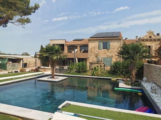 Mas à vendre 499 000 € 8 pièces 6 chambres 320 m² 1 225 m² de terrain Saint-Geniès-de-Comolas 30150