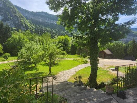 Maison à vendre 650 000 € 7 pièces 4 chambres 297 m² 6 924 m² de terrain Nantua 01130