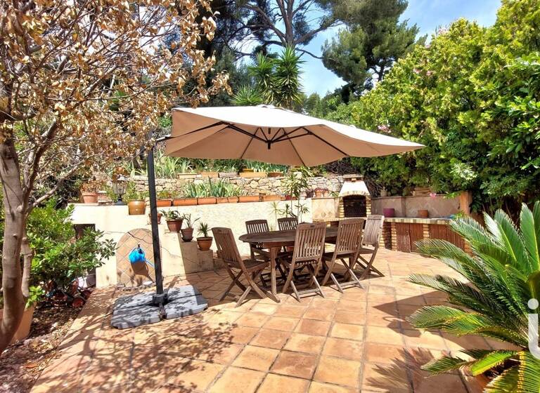 Maison à vendre 385 000 € 4 pièces 3<br/>chambres 91 m²<br/>superficie 170 m²<br/>terrain Solliès-Ville 83210