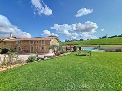 Ferme à vendre 940 000 € 7 pièces 4 chambres 170 m² 3 000 m² de terrain Morancé 69480