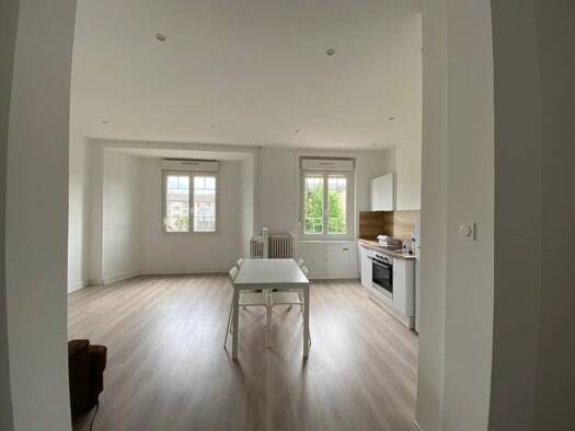 Appartement à vendre 53 000 € 2 pièces 1 chambre 48,77 m² 1er étage Tence 43190