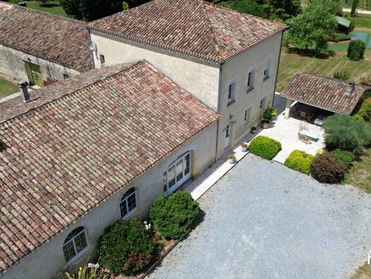 Maison à vendre 965 000 € 7 pièces 5 chambres 285 m² 12 000 m² de terrain Libourne 33500