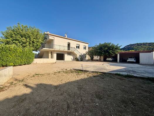 Maison à vendre 359 000 € 4 pièces 3 chambres 133 m² 1 100 m² de terrain Chusclan 30200