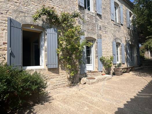 Maison à vendre 613 000 € 6 pièces 4 chambres 240 m² 795 m² de terrain Thairé 17290